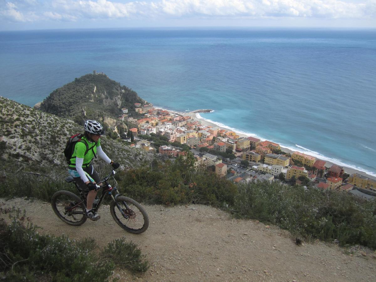 Hotel Rosita Finale Ligure Exterior foto